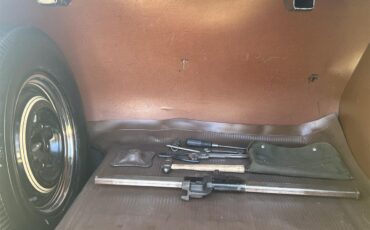 Chevrolet-2-dr-sedan-1941-Black-Tan-4