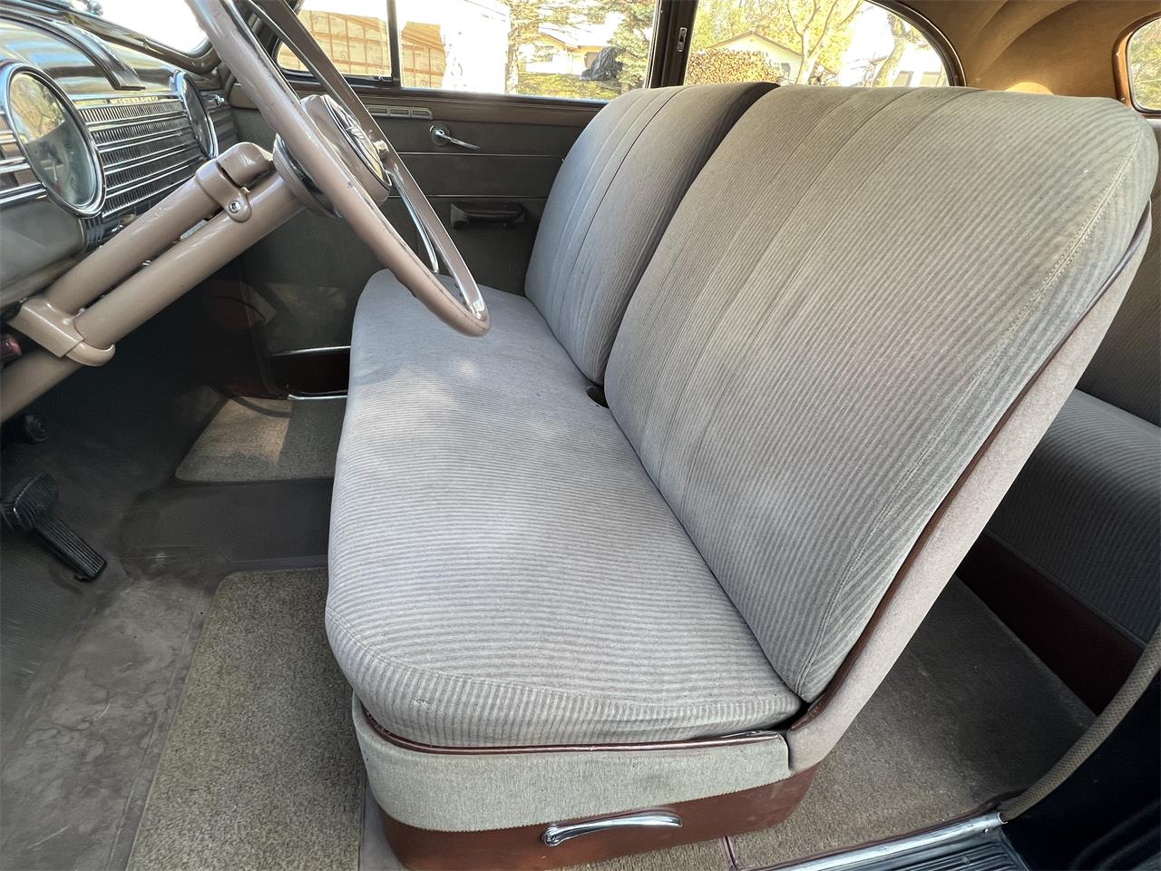 Chevrolet-2-dr-sedan-1941-Black-Tan-8