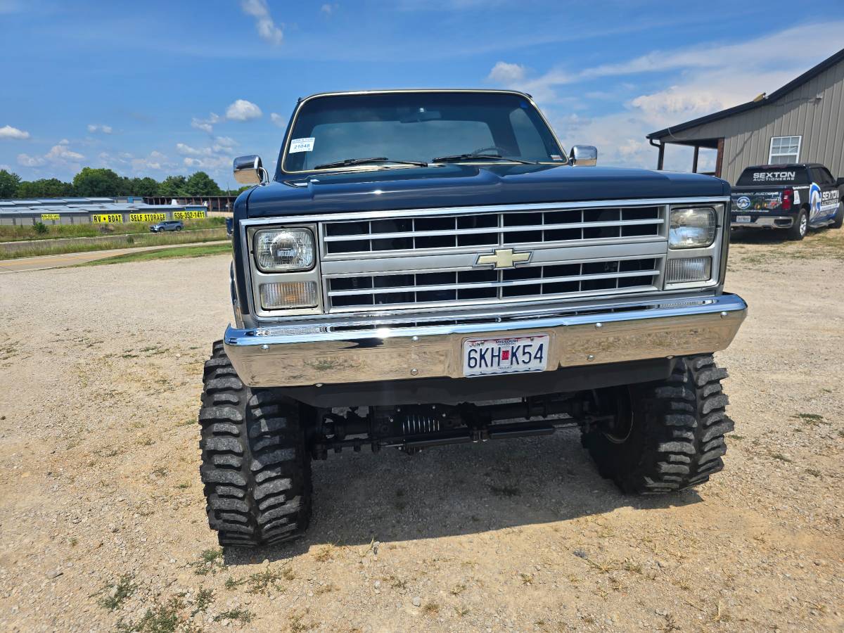 Chevrolet-20-scottsdale-1985-5