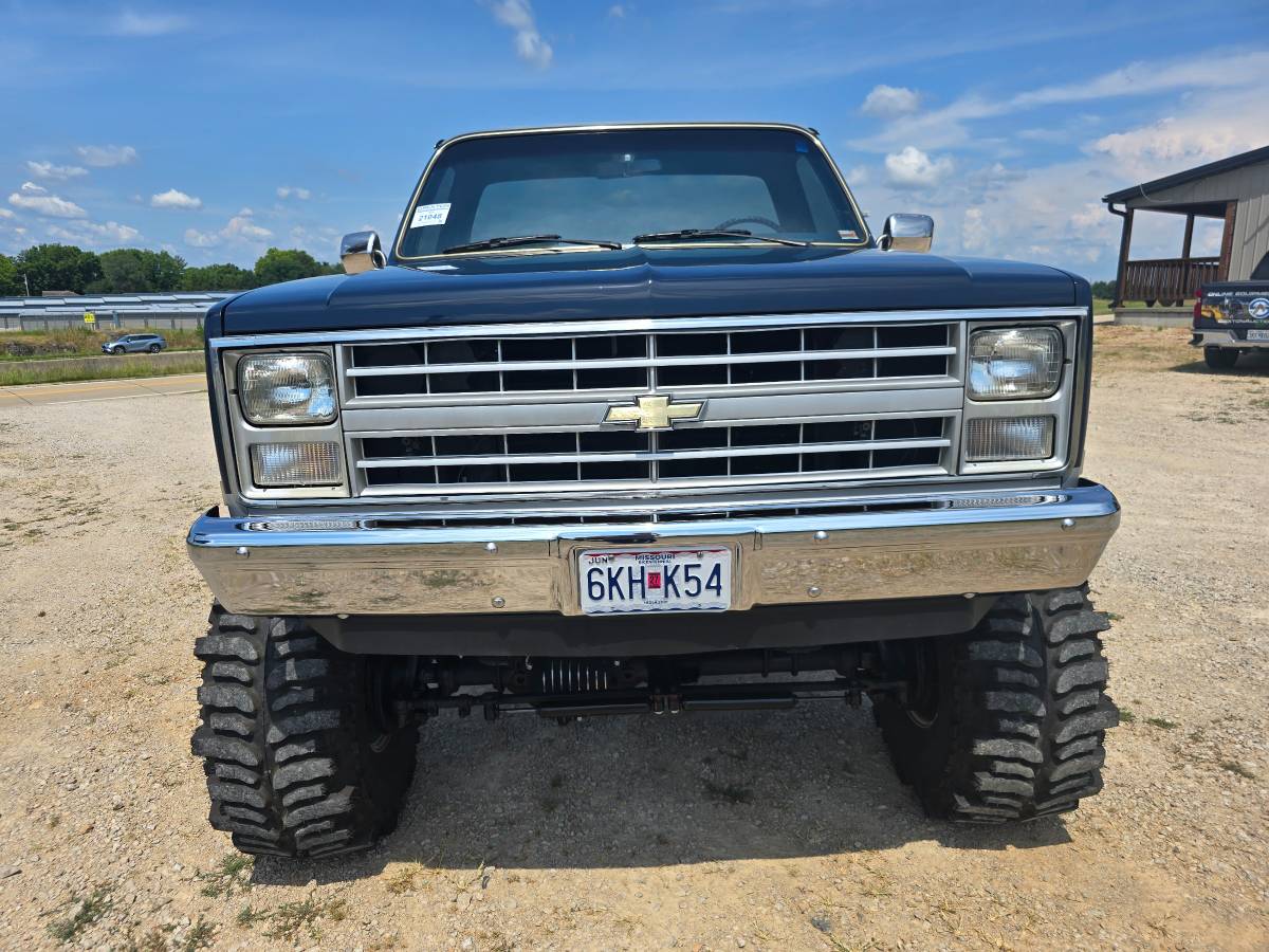 Chevrolet-20-scottsdale-1985-6