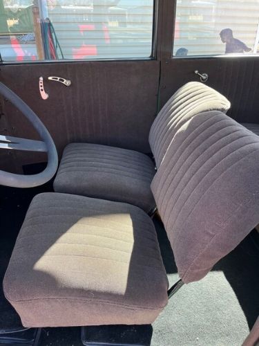 Chevrolet-210-1927-Green-Beige-1