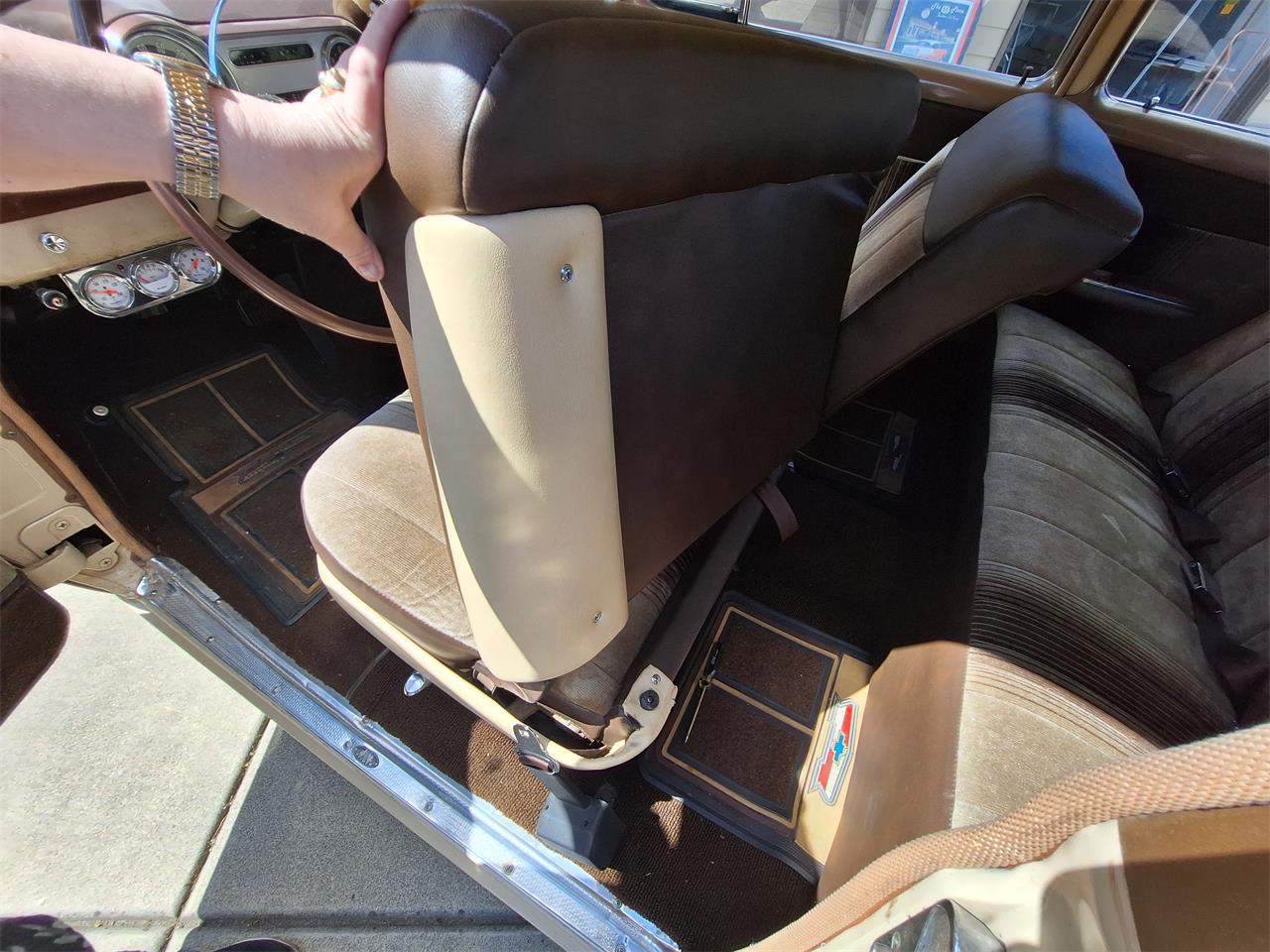 Chevrolet-210-1953-TanCopper-Brown-Tan-Brown-52