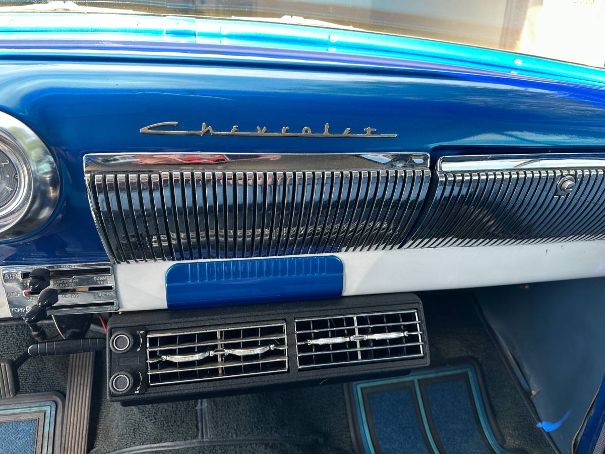 Chevrolet-210-1954-blue-11