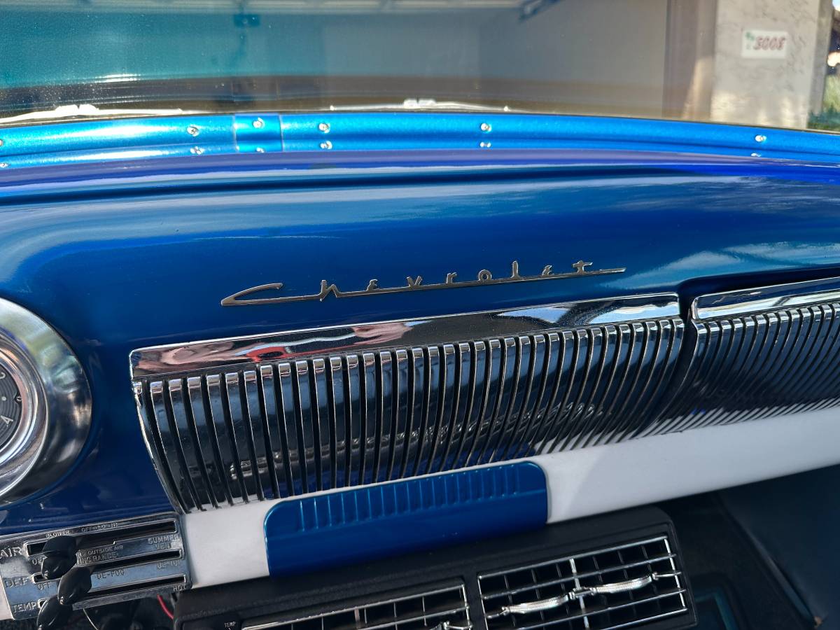 Chevrolet-210-1954-blue-8