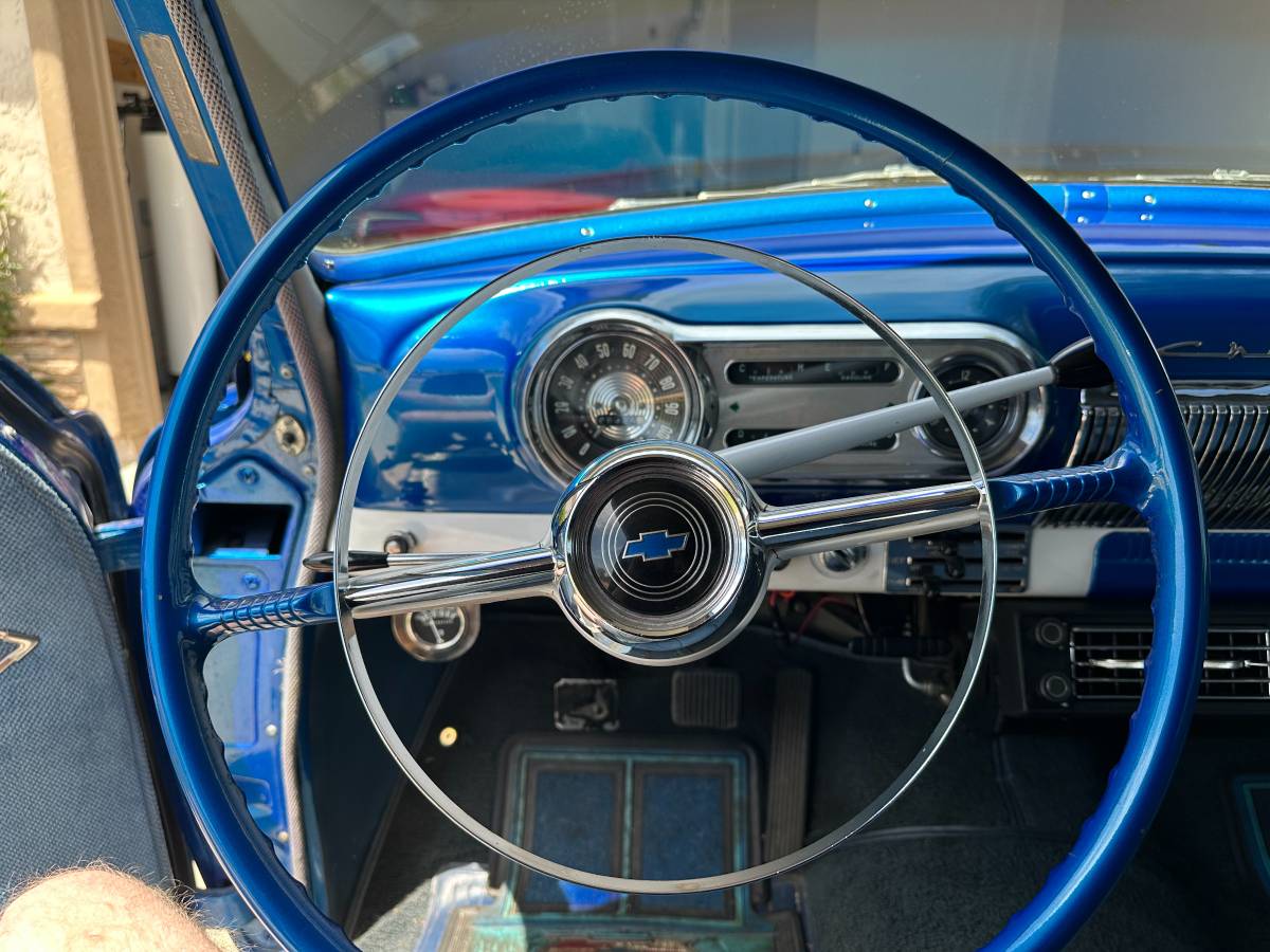 Chevrolet-210-1954-blue-9