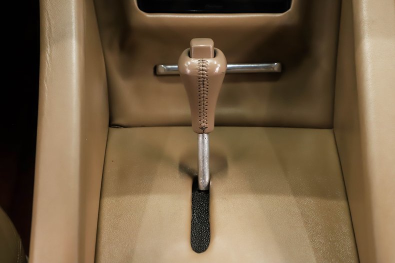 Chevrolet-210-1955-Burgundy-Tan-Leather-2