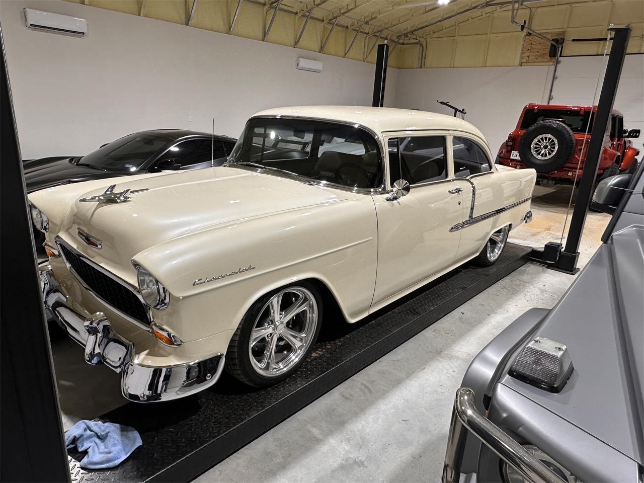 Chevrolet-210-1955-Cream-Pearl-Cream-10
