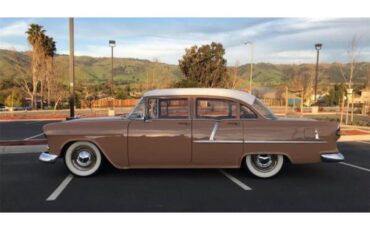 Chevrolet-210-1955-Cream-Soda-Tan-5