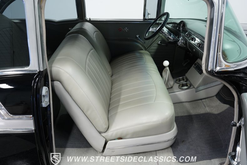 Chevrolet-210-1956-Black-Gray-8