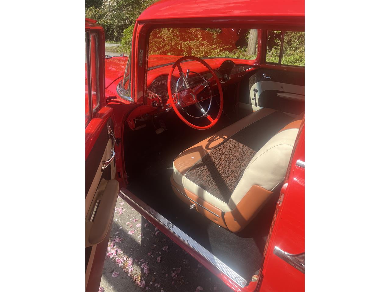 Chevrolet-210-1956-Red-Ivory-32