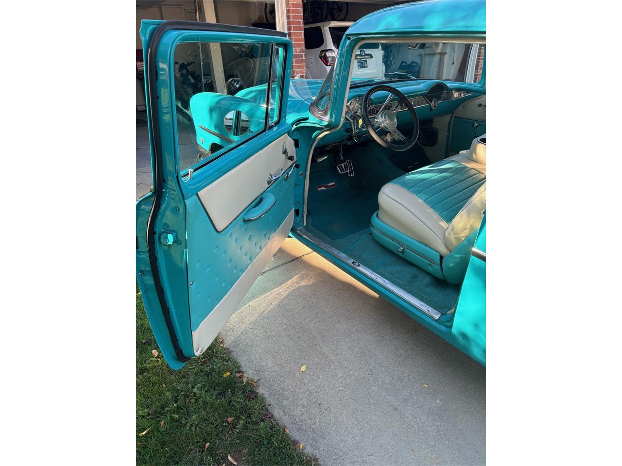 Chevrolet-210-1956-Tropical-Turquoise-whiteturquoise-1