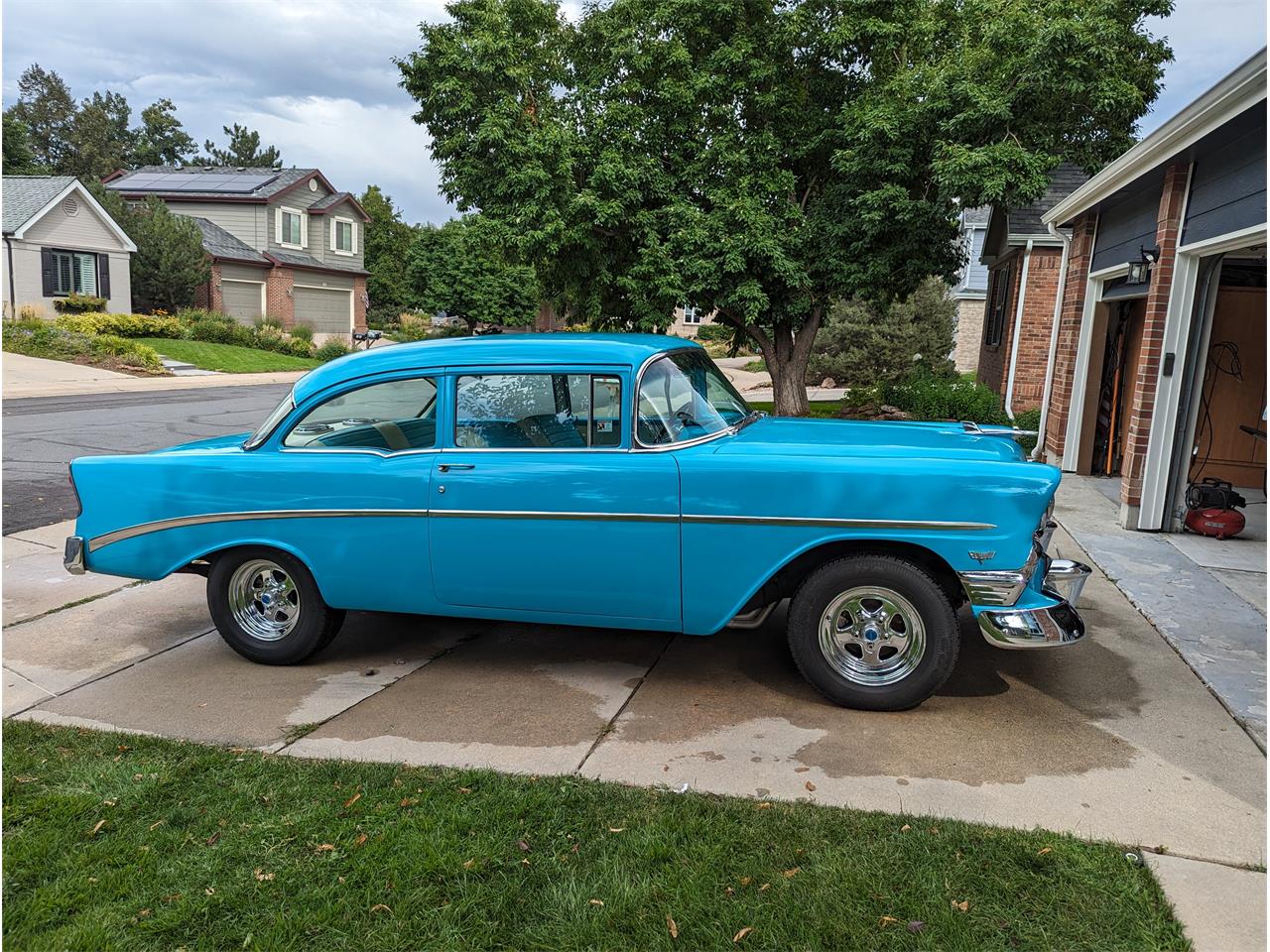 Chevrolet-210-1956-Tropical-Turquoise-whiteturquoise-10