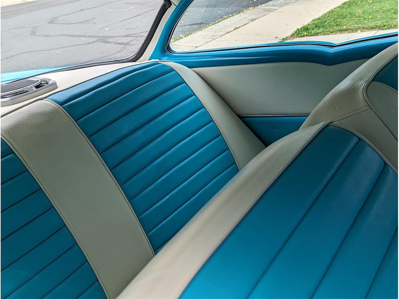 Chevrolet-210-1956-Tropical-Turquoise-whiteturquoise-8