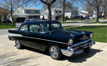 Chevrolet-210-1957-Black-White-and-Black-1