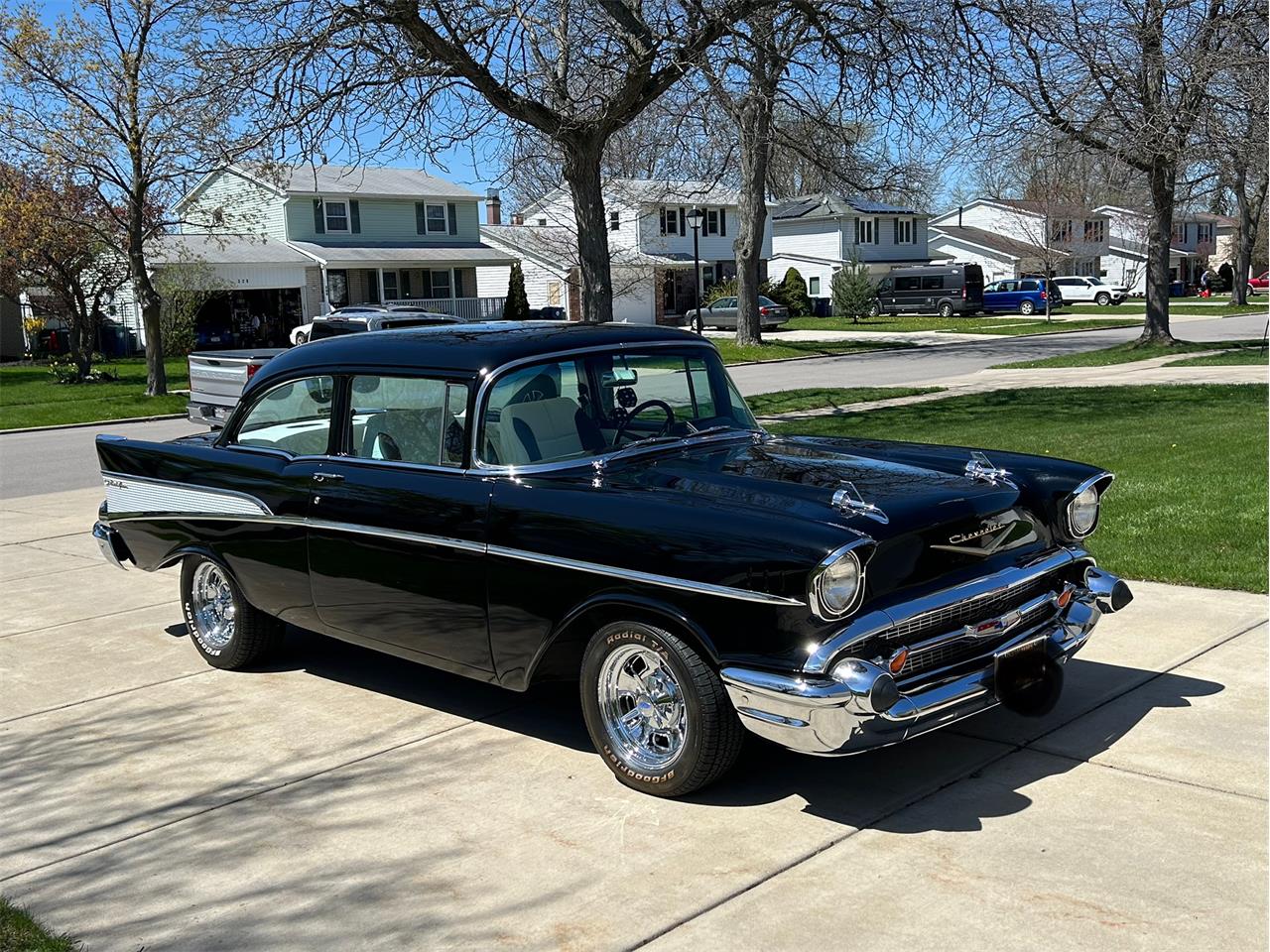 Chevrolet-210-1957-Black-White-and-Black-1