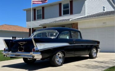 Chevrolet-210-1957-Black-White-and-Black-11
