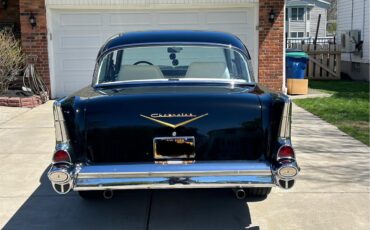 Chevrolet-210-1957-Black-White-and-Black-12