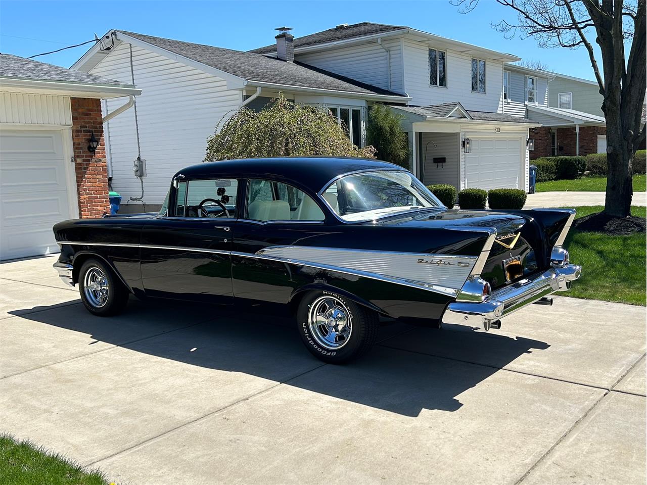 Chevrolet-210-1957-Black-White-and-Black-13