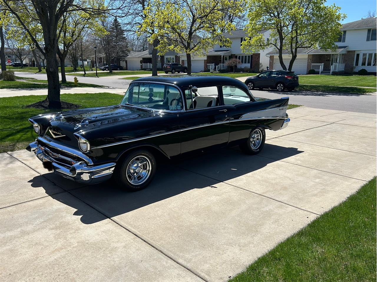 Chevrolet-210-1957-Black-White-and-Black-23