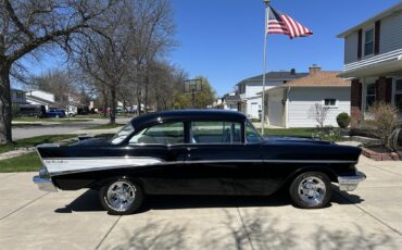 Chevrolet-210-1957-Black-White-and-Black-8
