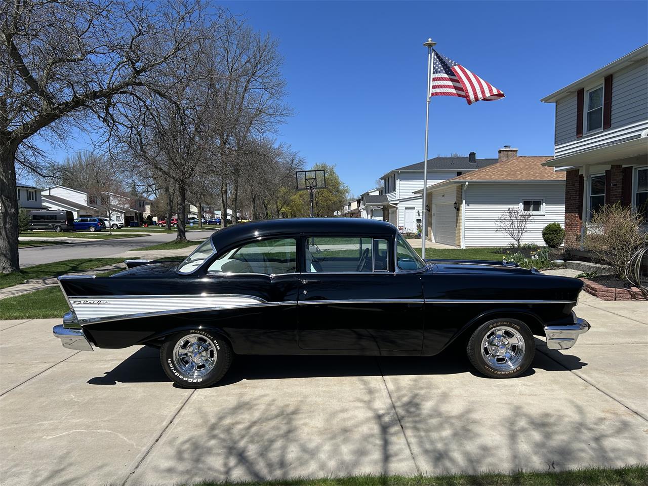 Chevrolet-210-1957-Black-White-and-Black-8