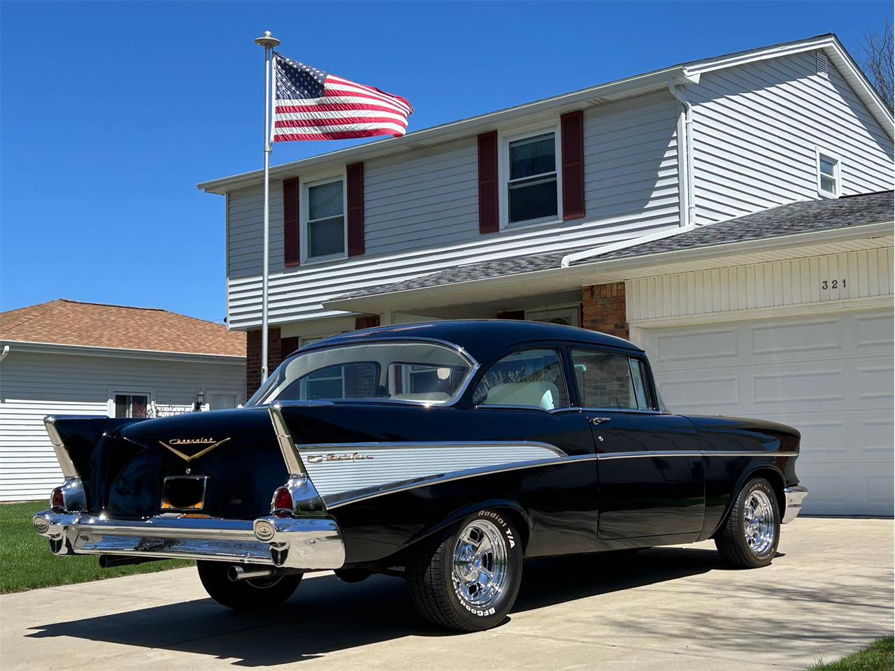 Chevrolet-210-1957-Black-White-and-Black-9