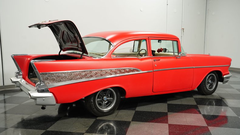 Chevrolet-210-1957-Flat-Red-Charcoal-10