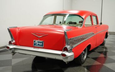 Chevrolet-210-1957-Flat-Red-Charcoal-12