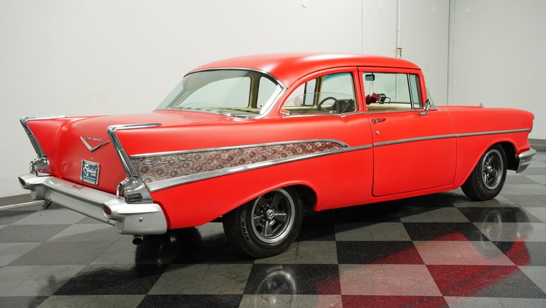 Chevrolet-210-1957-Flat-Red-Charcoal-13