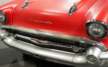 Chevrolet-210-1957-Flat-Red-Charcoal-16