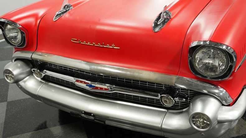 Chevrolet-210-1957-Flat-Red-Charcoal-16