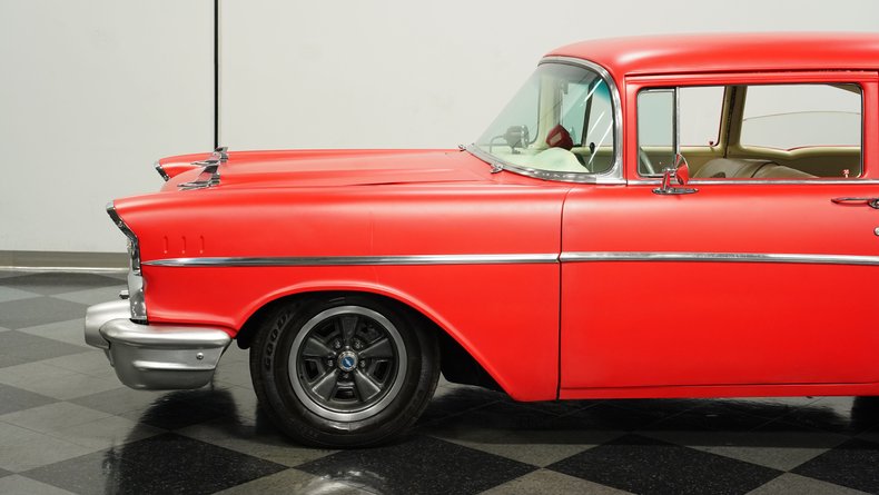 Chevrolet-210-1957-Flat-Red-Charcoal-17