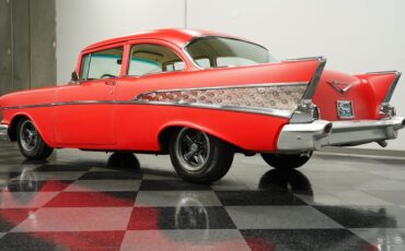 Chevrolet-210-1957-Flat-Red-Charcoal-19