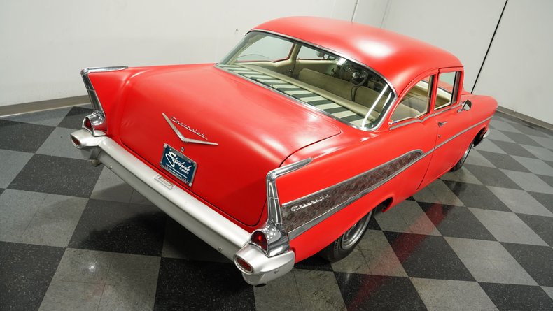 Chevrolet-210-1957-Flat-Red-Charcoal-20
