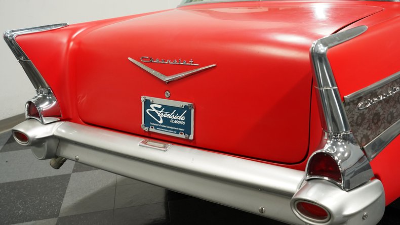 Chevrolet-210-1957-Flat-Red-Charcoal-21