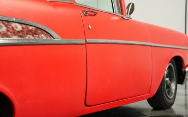 Chevrolet-210-1957-Flat-Red-Charcoal-22