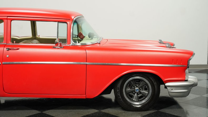 Chevrolet-210-1957-Flat-Red-Charcoal-24