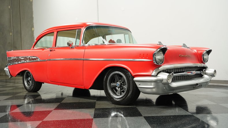 Chevrolet-210-1957-Flat-Red-Charcoal-25