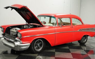Chevrolet-210-1957-Flat-Red-Charcoal-26
