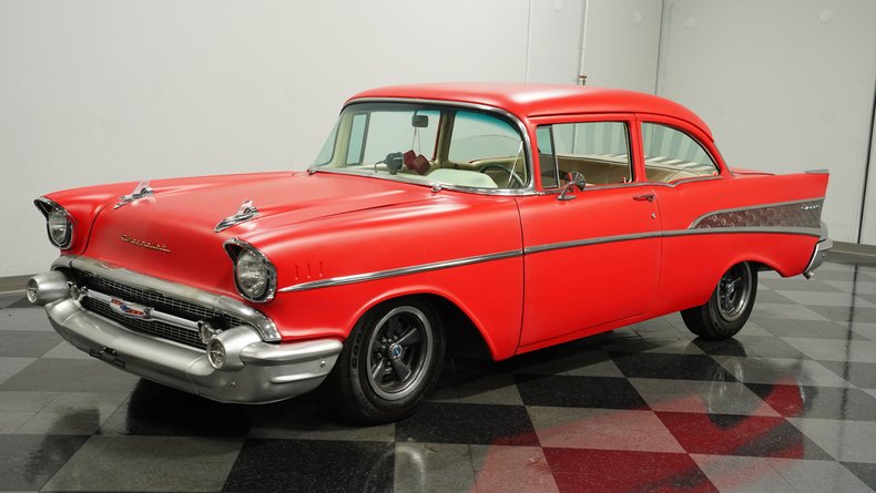 Chevrolet-210-1957-Flat-Red-Charcoal-3