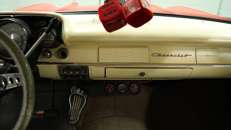 Chevrolet-210-1957-Flat-Red-Charcoal-34