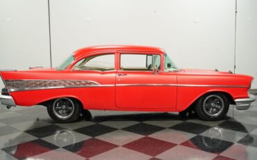 Chevrolet-210-1957-Flat-Red-Charcoal-43