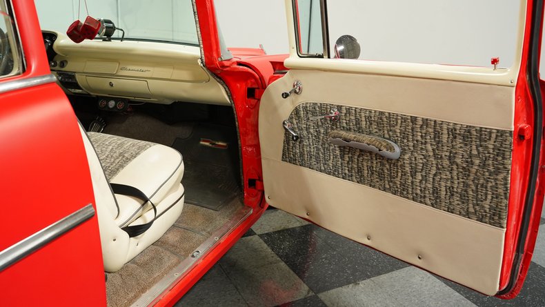 Chevrolet-210-1957-Flat-Red-Charcoal-9
