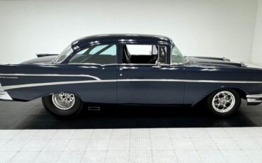 Chevrolet-210-1957-Navy-Blue-Metallic-Black-11