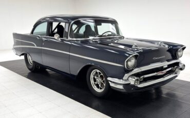 Chevrolet-210-1957-Navy-Blue-Metallic-Black-12