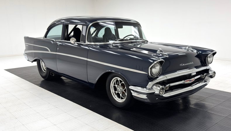 Chevrolet-210-1957-Navy-Blue-Metallic-Black-12