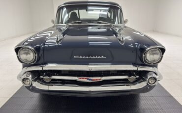 Chevrolet-210-1957-Navy-Blue-Metallic-Black-13