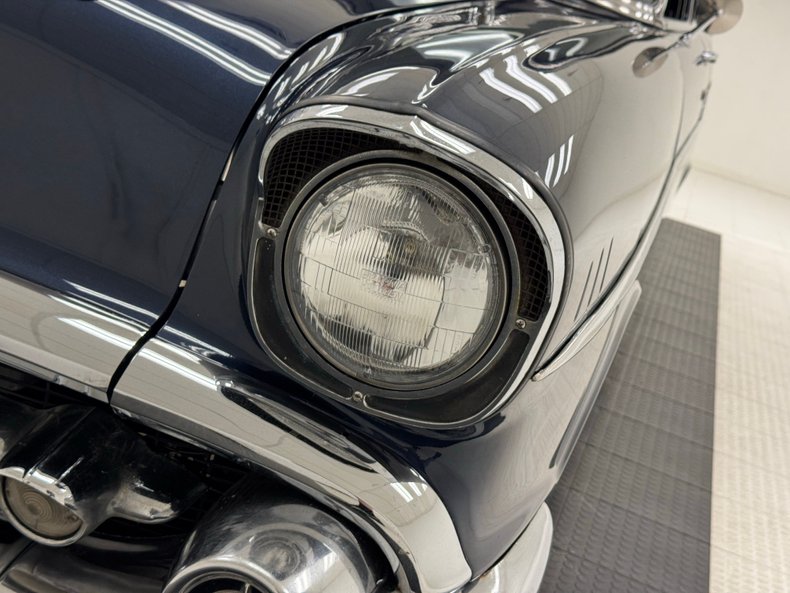 Chevrolet-210-1957-Navy-Blue-Metallic-Black-15