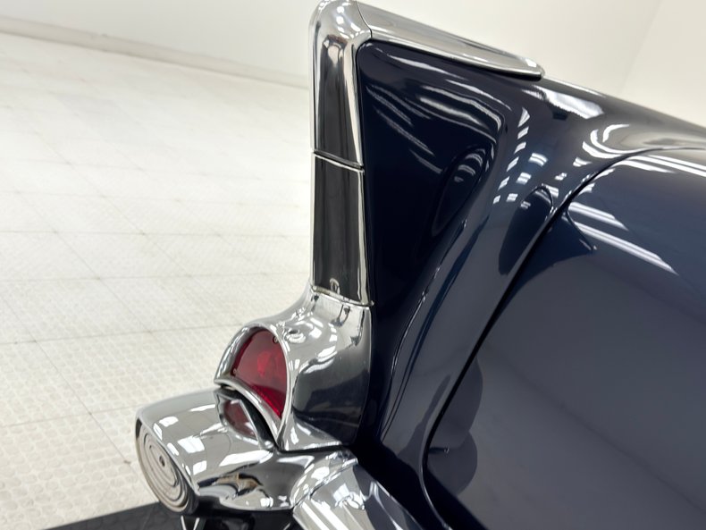Chevrolet-210-1957-Navy-Blue-Metallic-Black-23