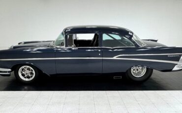 Chevrolet-210-1957-Navy-Blue-Metallic-Black-7